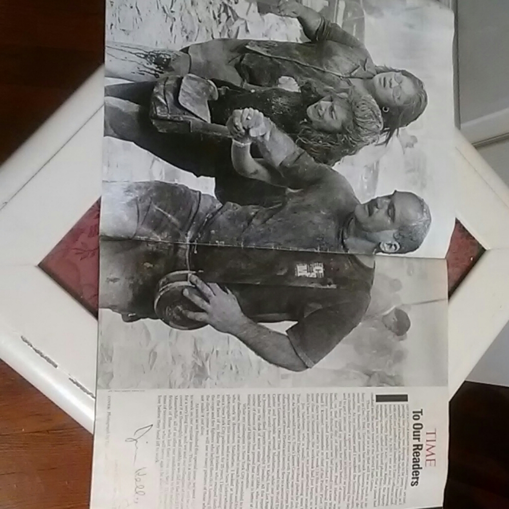 Magazine - Picture 4 of 4